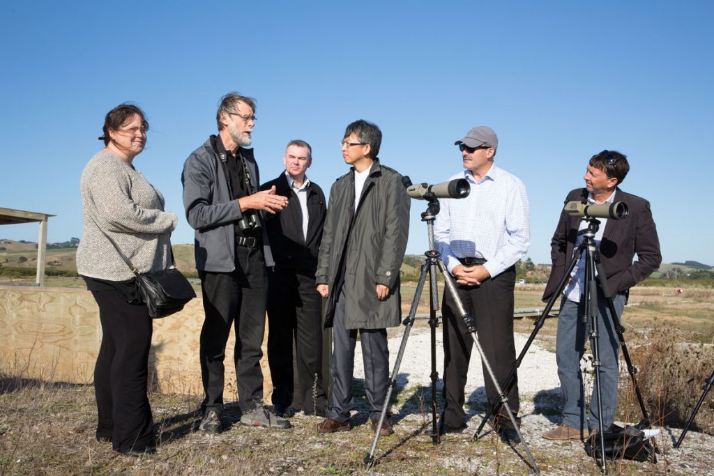 Discussing-shorebird-issues-with-Chinese-Ambassador-Wang-Lutong-DOC-director-General-Lou-Sanson-LIVING-WATER-2015